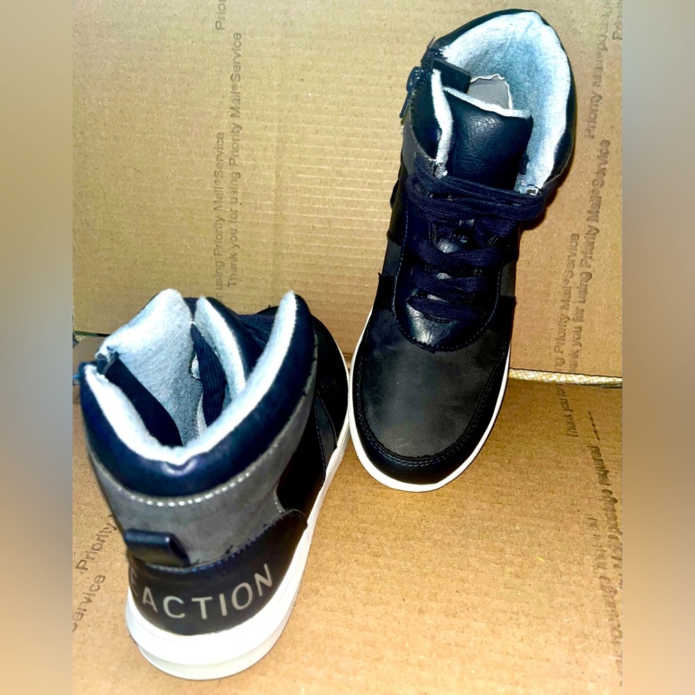 Kenneth Cole Reaction High Top Kids Shoes